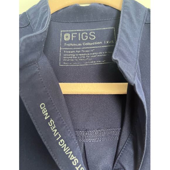 FIGS Technical Collection Scrub Top Dark Blue Mandarin Collar Size XXS - Picture 7 of 7